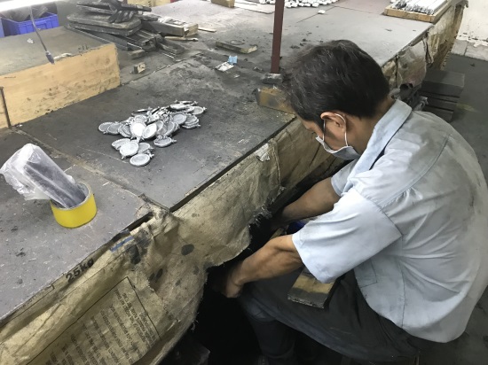 圆形金属标牌